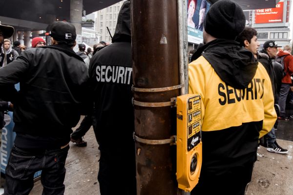 Staying Safe as a Security Guard During the Holiday Rush